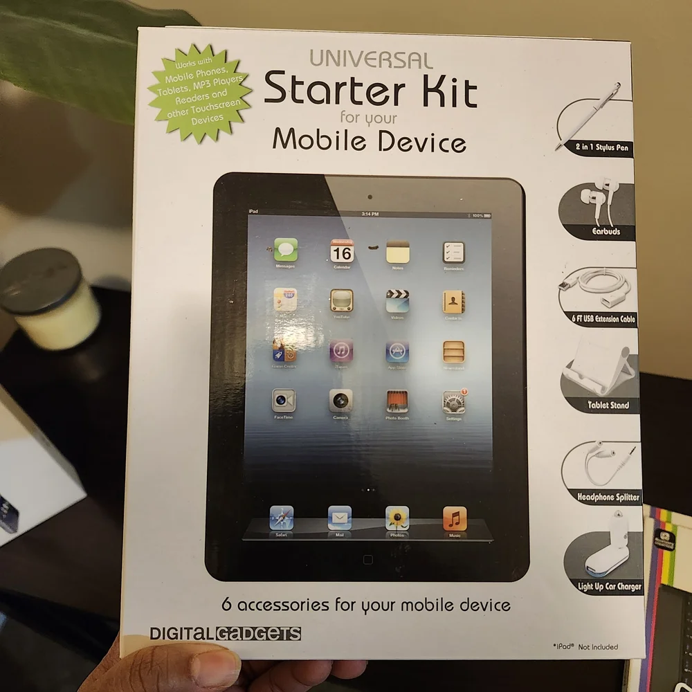 Apple iPad Mini 1st Generation 16GB, Wi-Fi With Keyboard And Accessory Kit